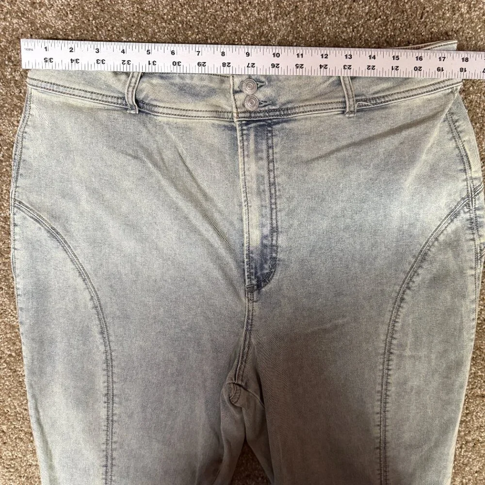 We The Free Crvy Flared Leg Jeans Womens 34 Light Blue Cotton Stretch Frayed Hem - Picture 5 of 16
